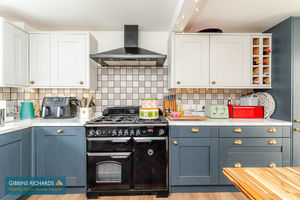 Kitchen- click for photo gallery